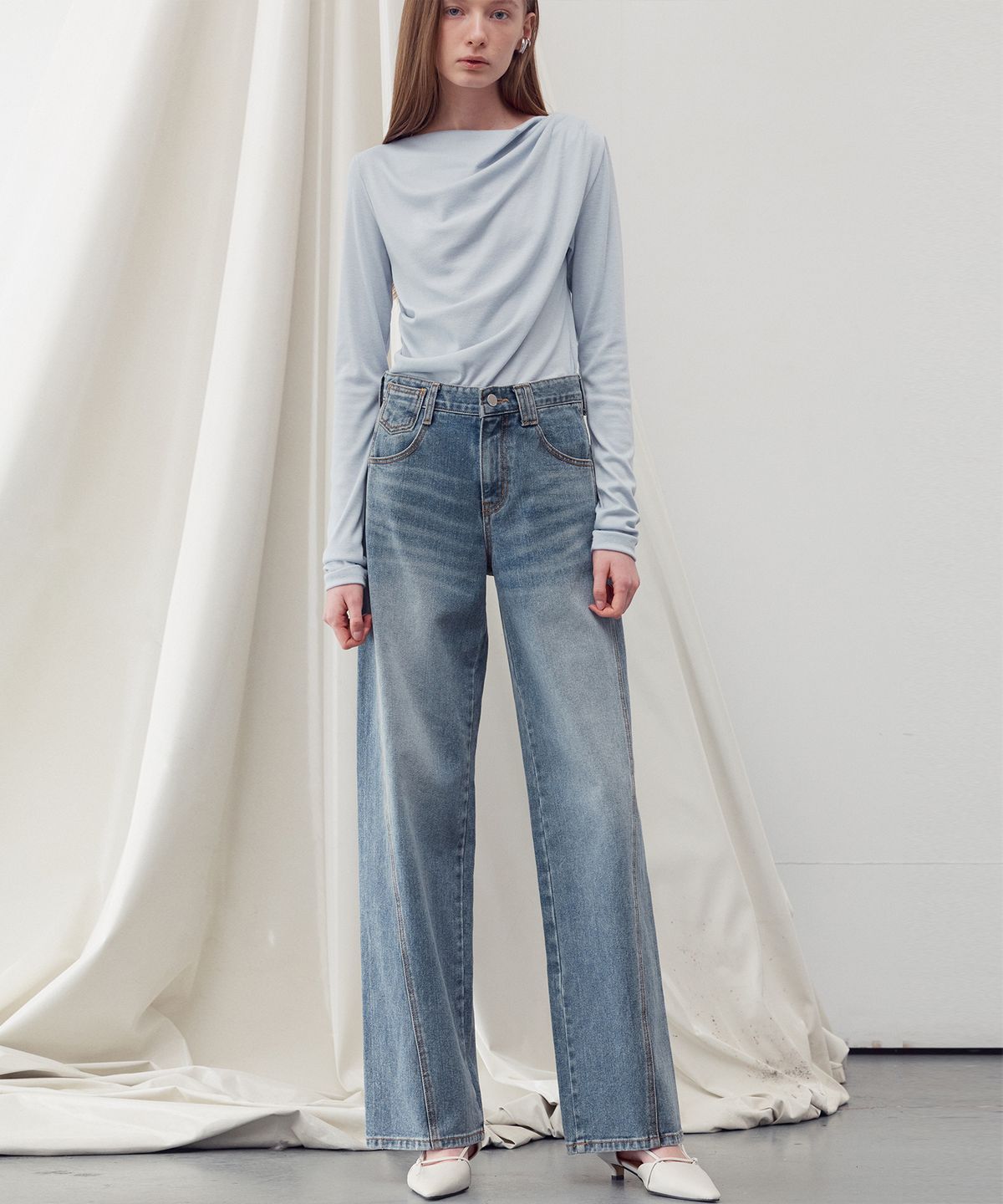 리이(RE RHEE) SEAM DETAIL STRAIGHT DENIM PANTS