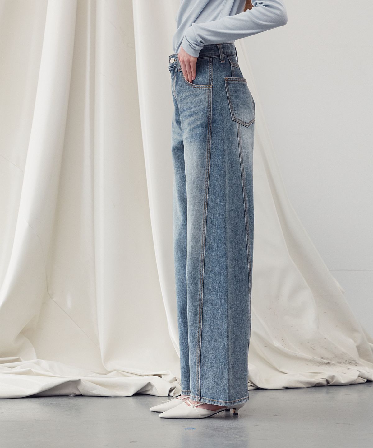 리이(RE RHEE) SEAM DETAIL STRAIGHT DENIM PANTS