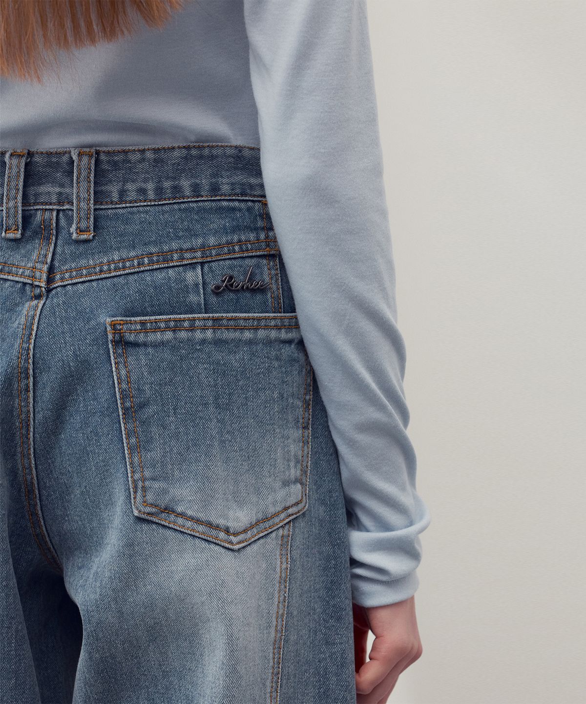 리이(RE RHEE) SEAM DETAIL STRAIGHT DENIM PANTS