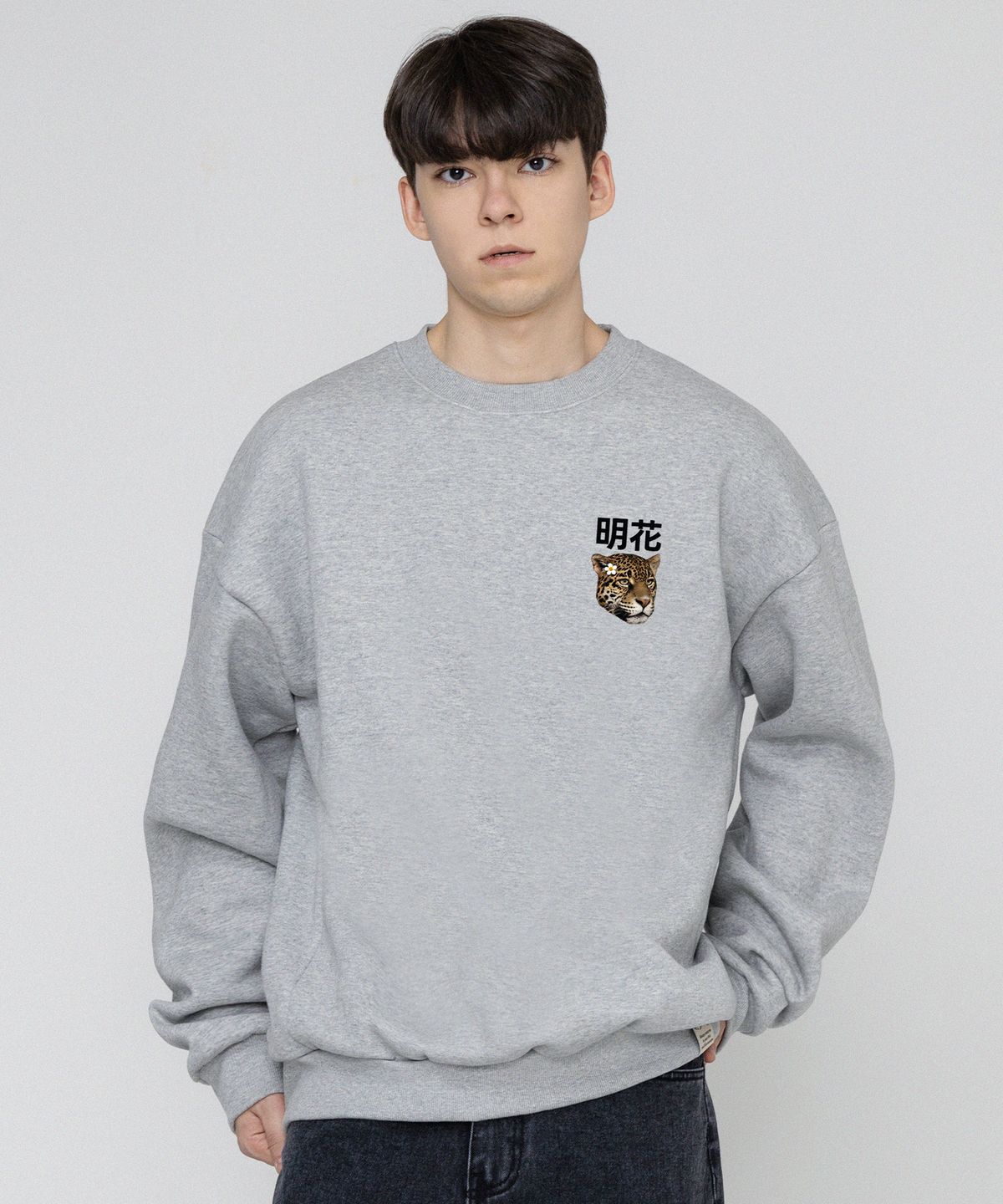 그레이버(GRAVER) [UNISEX]플라워 리얼 레오파드 맨투맨_그레이