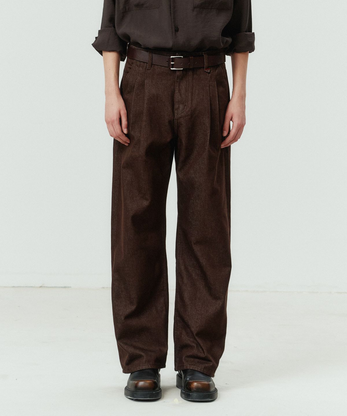포트너스(FOTTNERS) Two Tuck Wide Mid Blue Jeans