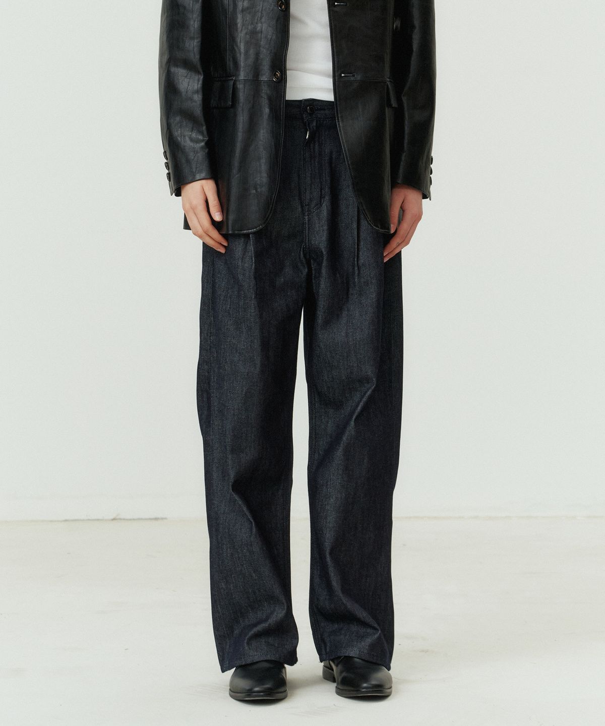 포트너스(FOTTNERS) Two Tuck Wide Mid Blue Jeans