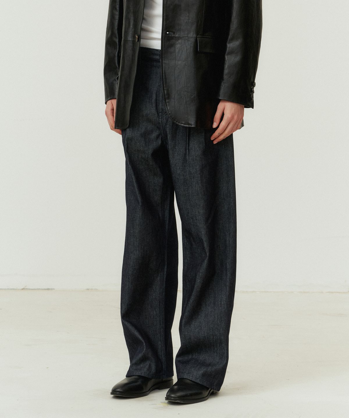 포트너스(FOTTNERS) Two Tuck Wide Mid Blue Jeans