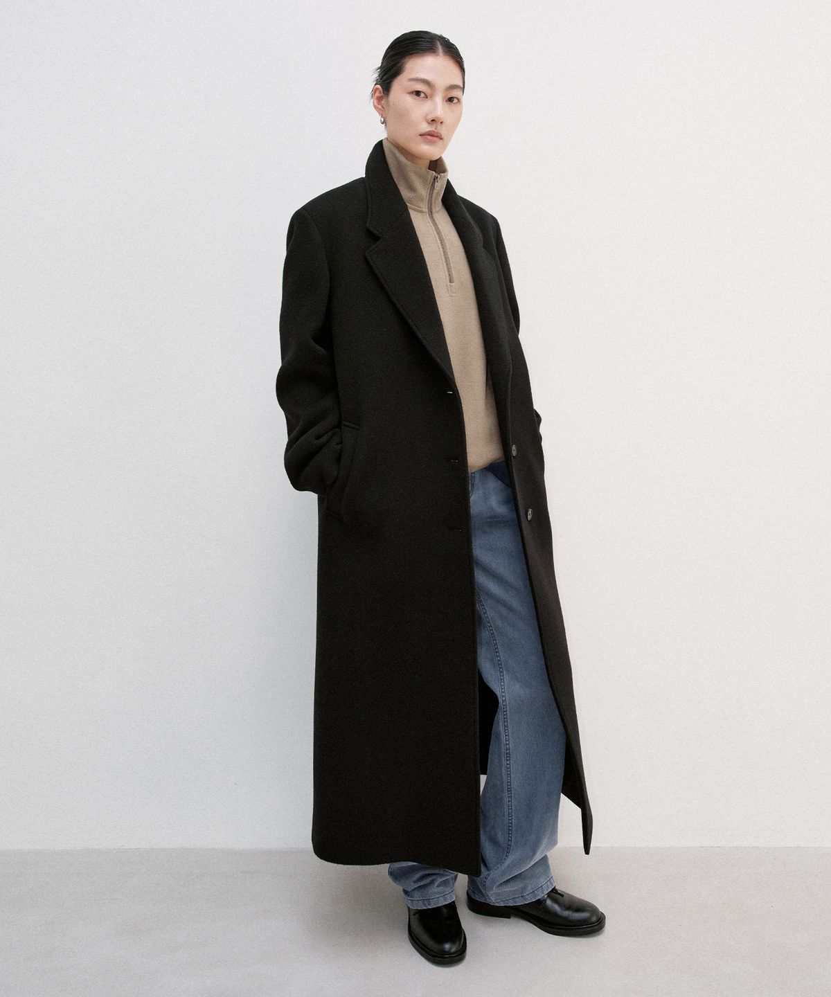 인사일런스 우먼(INSILENCE WOMEN) 클래식 맥시 코트 BLACK