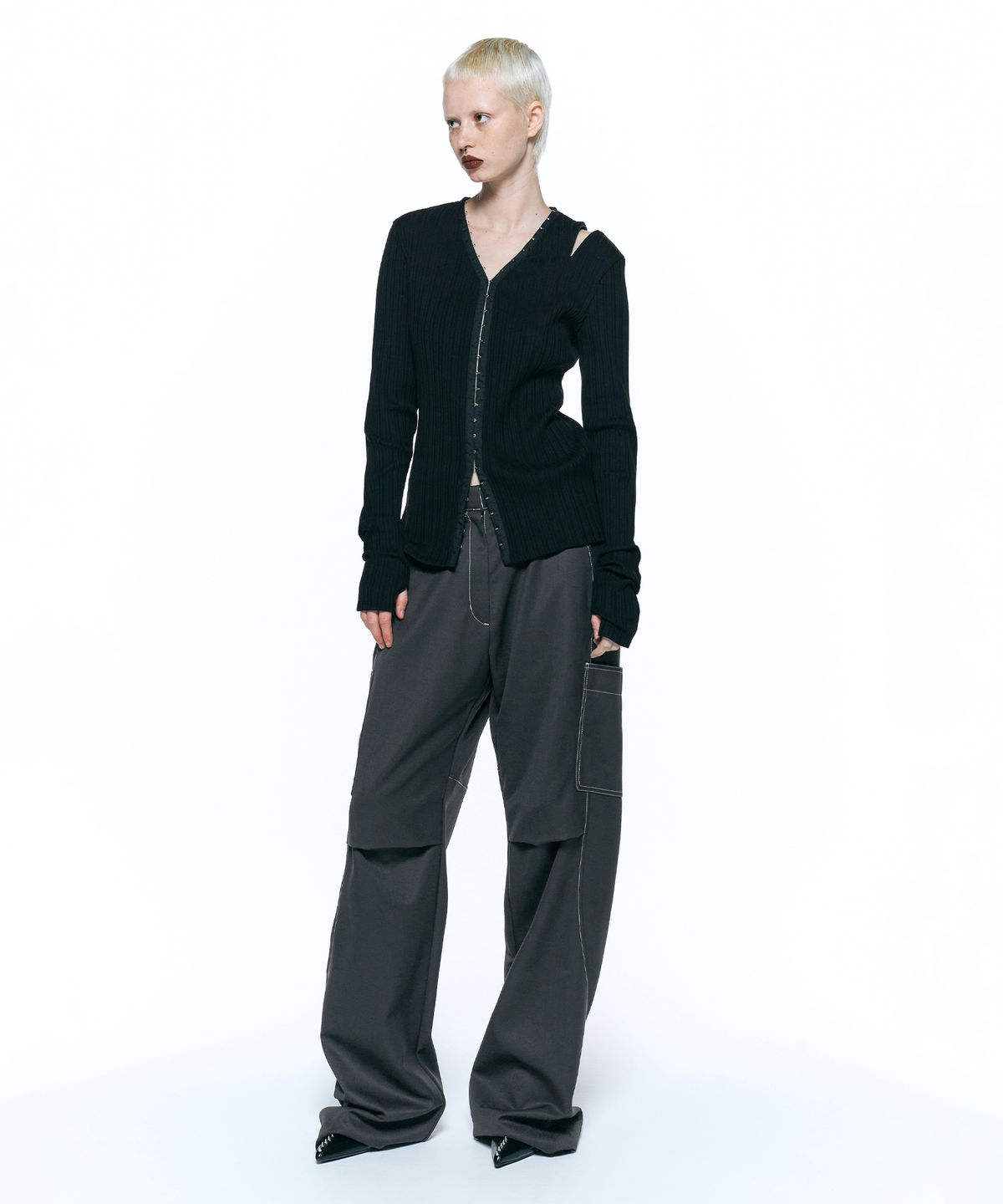 인사일런스 우먼(INSILENCE WOMEN) 울 카고 스티치 팬츠 DARK GREY