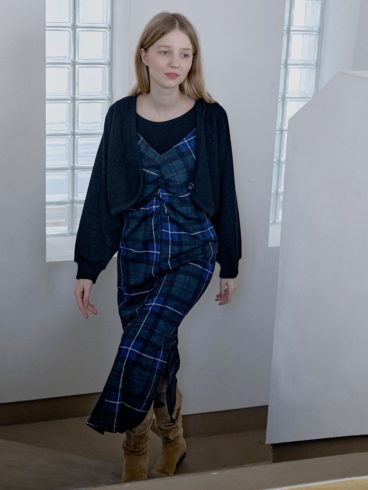 아방(AVANT-G) Bolero Oversized Knit Cardigan - BLACK