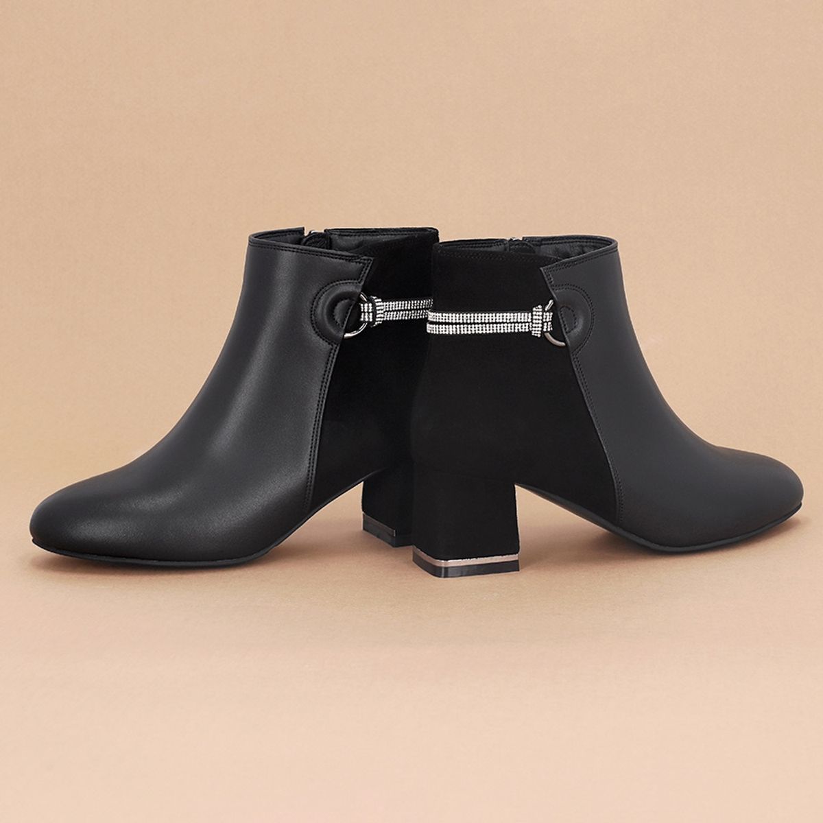 엘칸토(ELCANTO) 마쯔 여성 보석 스트랩 앵클 부츠 6cm LCWA16M34V