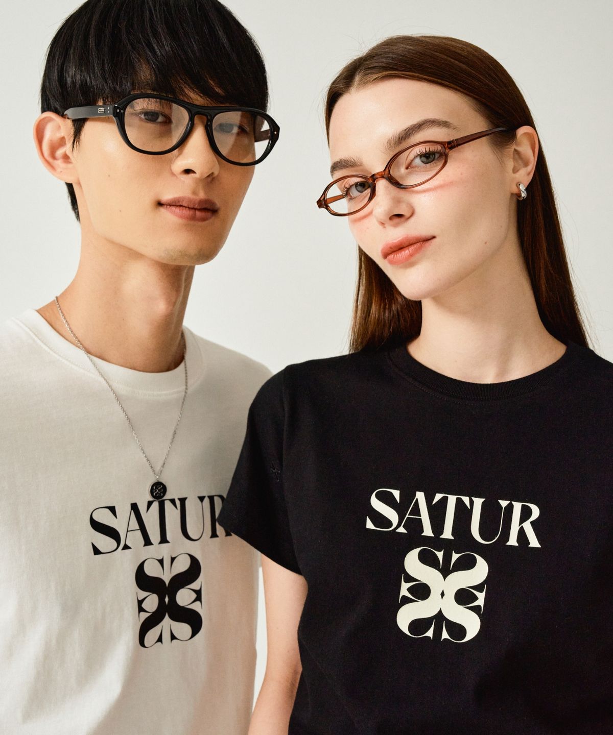 세터(SATUR) 클래식 로고 반팔 티셔츠 클래식 블랙