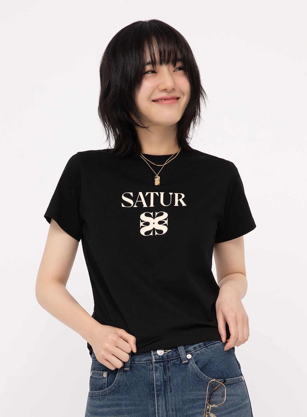 MUSINSA公式 | SATUR Classic Logo Short Sleeve T-Shirt