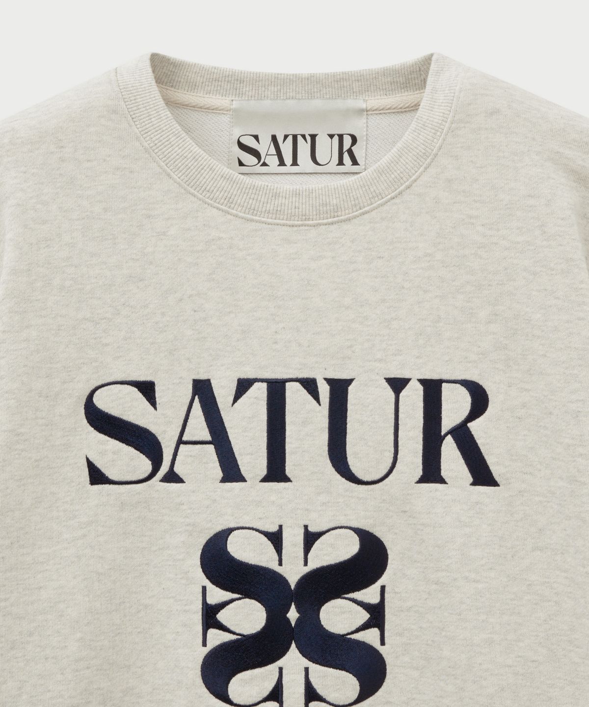 세터(SATUR) 클래식 로고 스웨트셔츠 멜란지 아이보리