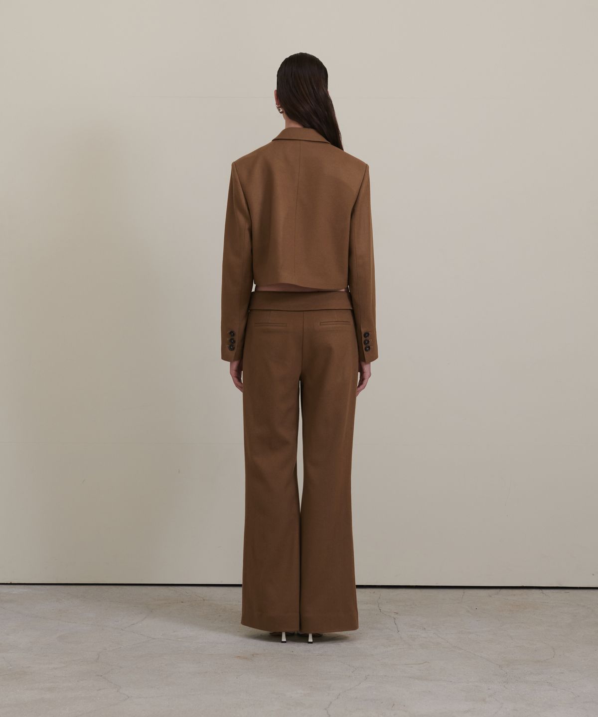 언뮤트(UNMUTE) SEMI WIDE WOOL PANTS (CAMEL)