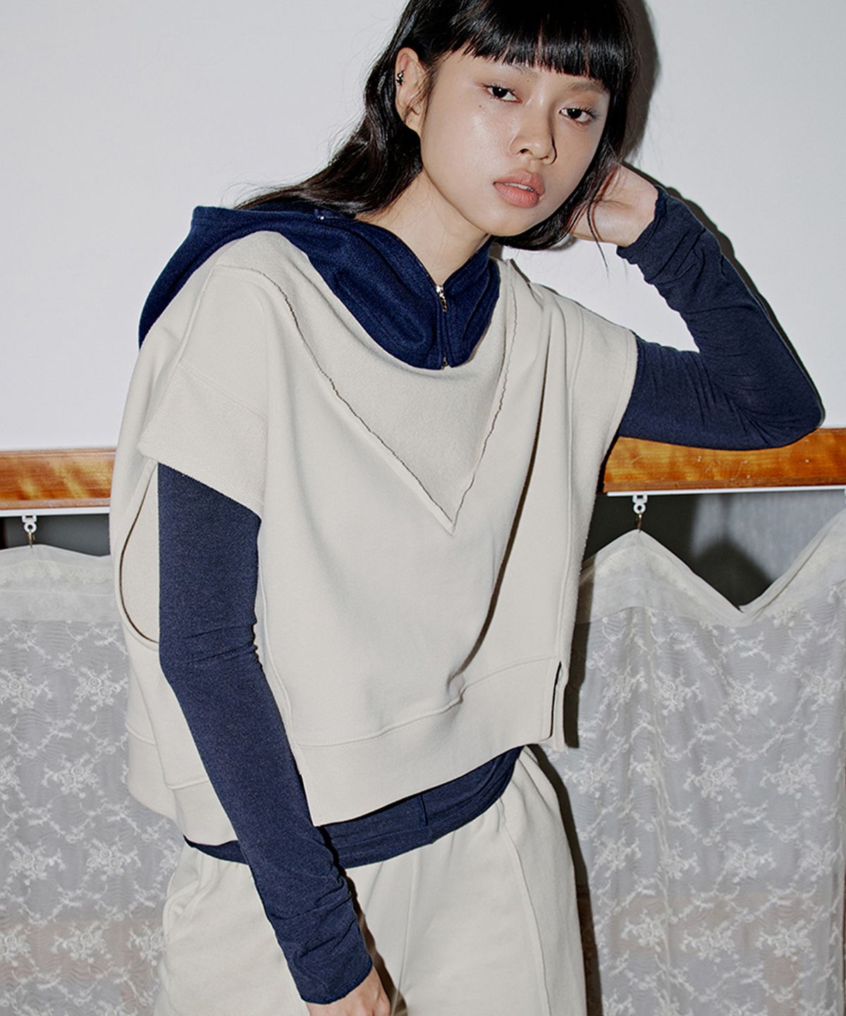 탑걸(TOPGIRL) REVERSED DETAIL OVERSIZED VEST_T326TP119
