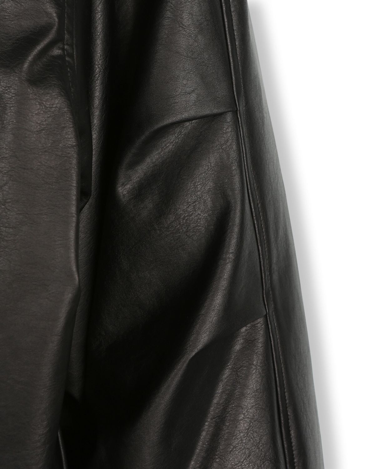 비슬로우(BESLOW) OVERSIZED M65 HOOD SHORT DOWN PARKA VEGAN LEATHER BLACK