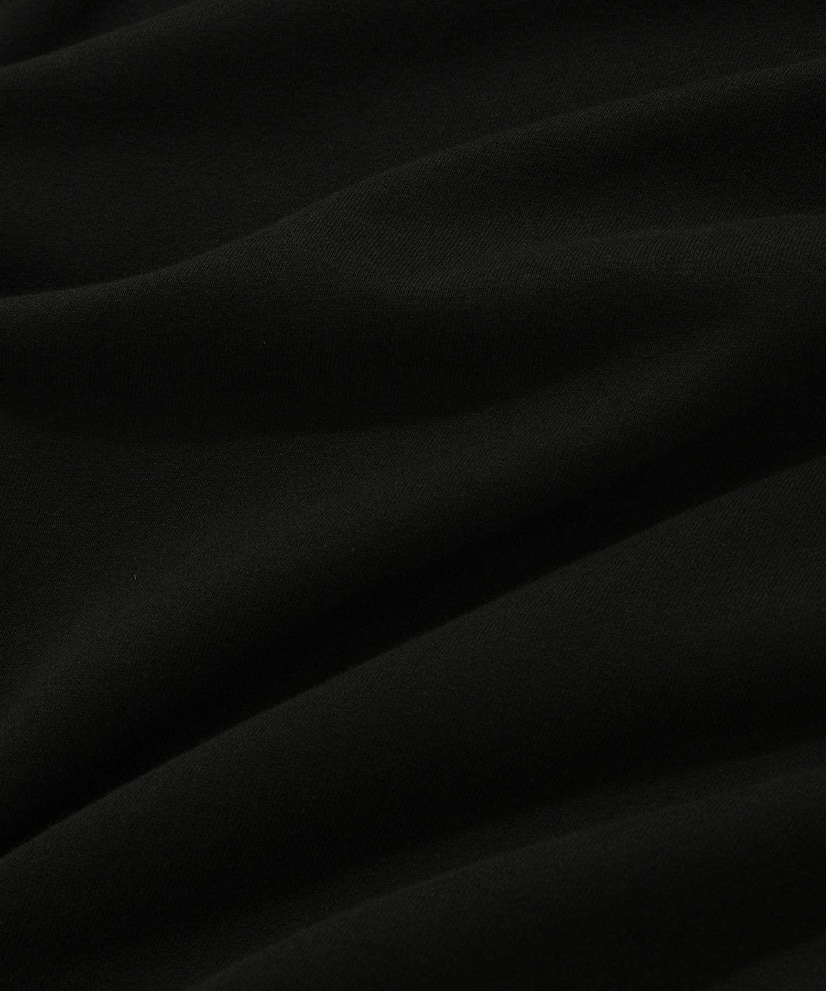 스웨이드(SUADE) DEVIL SKULL CREWNECK [BLACK]
