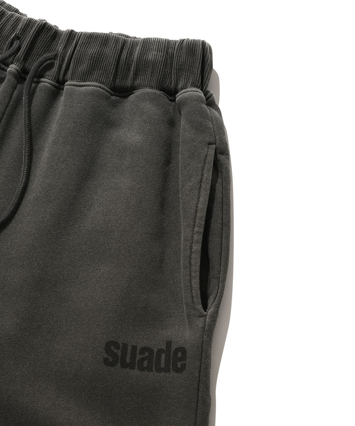 스웨이드(SUADE) WASHED LOGO PANTS [PIGMENT BLACK]