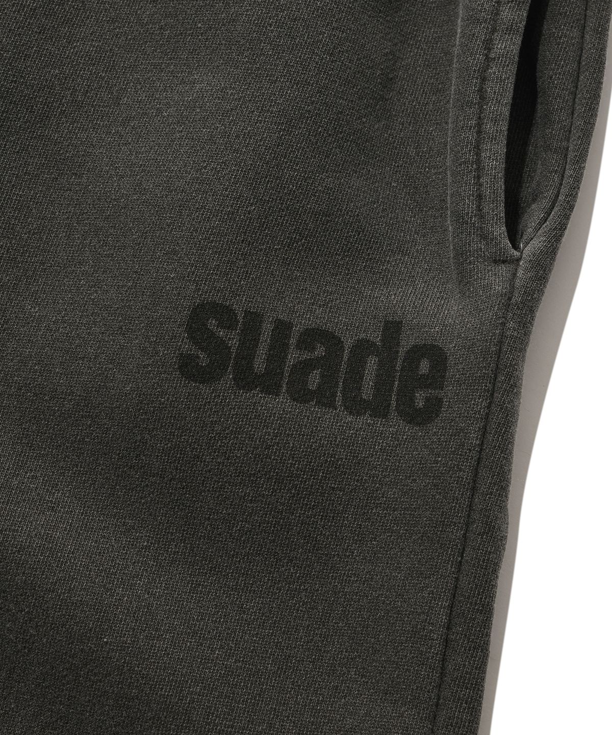 스웨이드(SUADE) WASHED LOGO PANTS [PIGMENT BLACK]