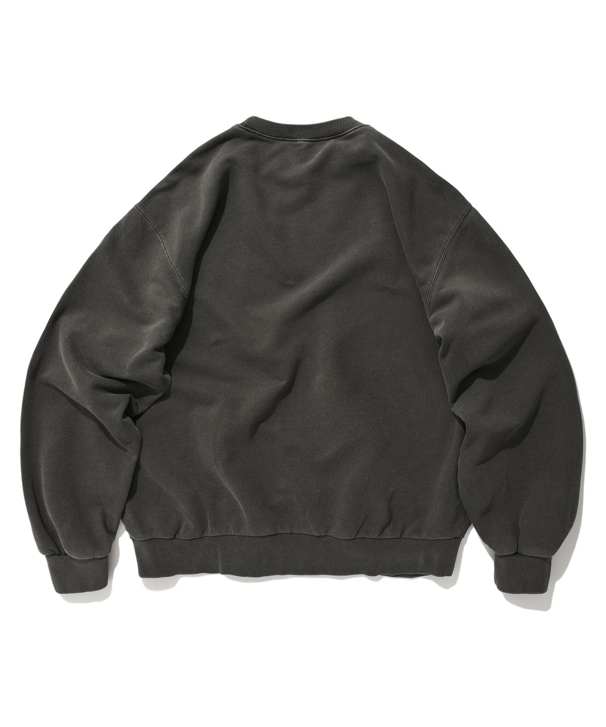 스웨이드(SUADE) WASHED LOGO CREWNECK [PIGMENT BLACK]