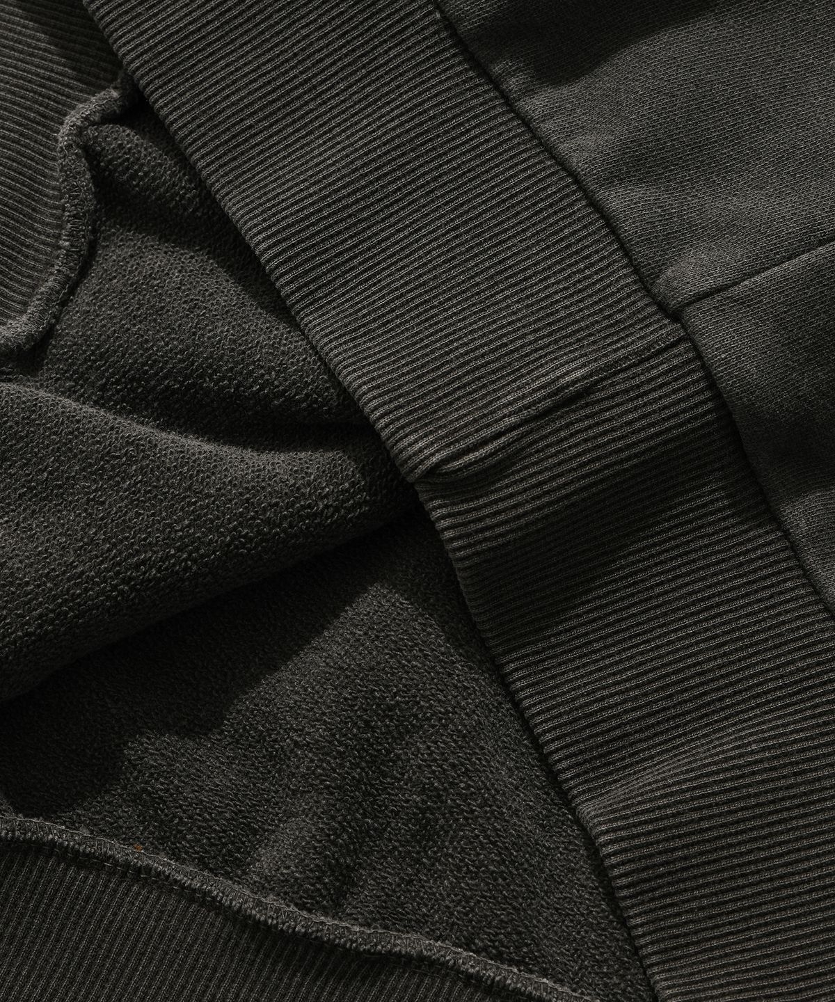 스웨이드(SUADE) WASHED LOGO HOODIE [PIGMENT BLACK]