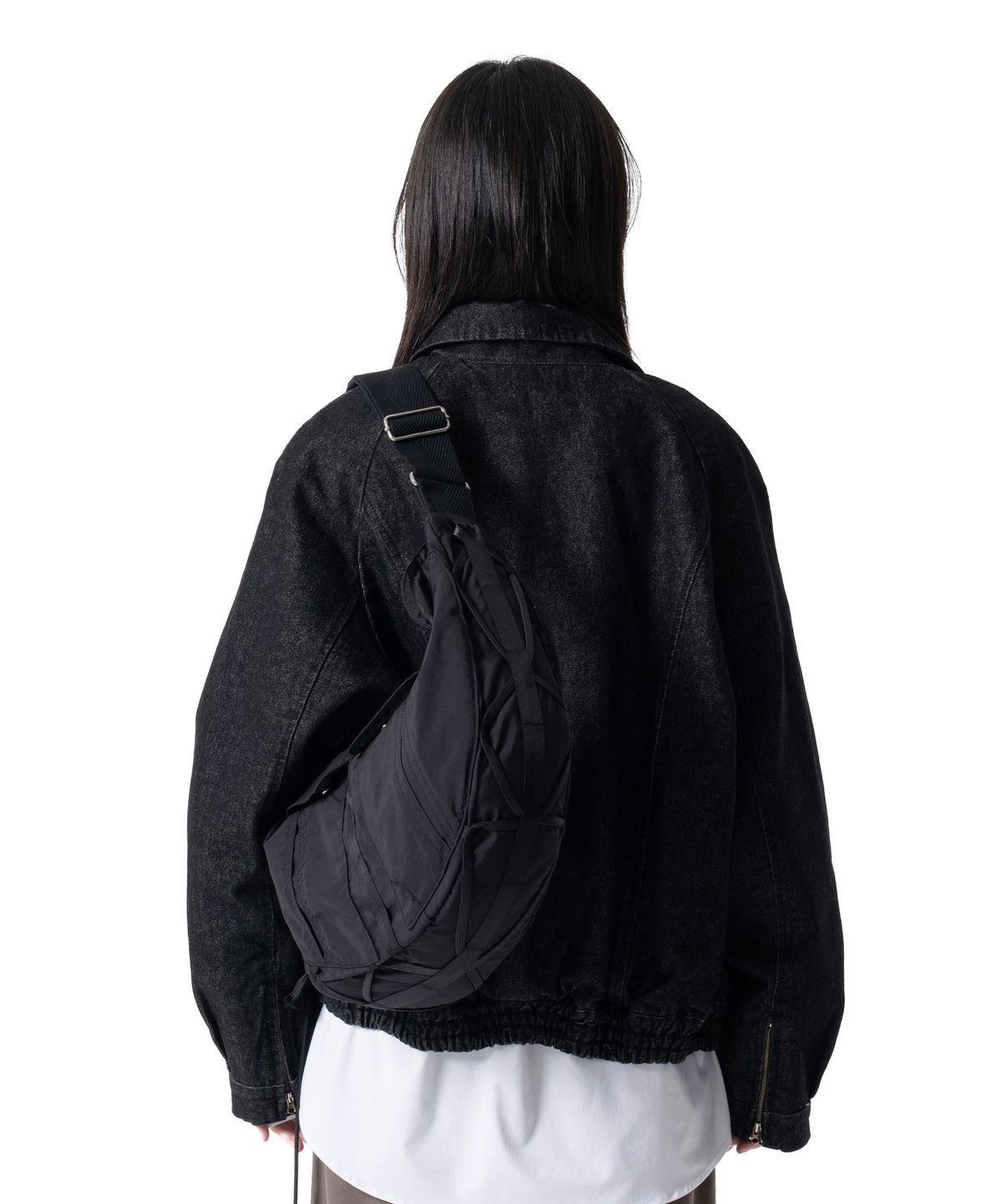 이우가마카라스(IUGAMAKARAS) Needlework Denim Raglan Jacket (Black)