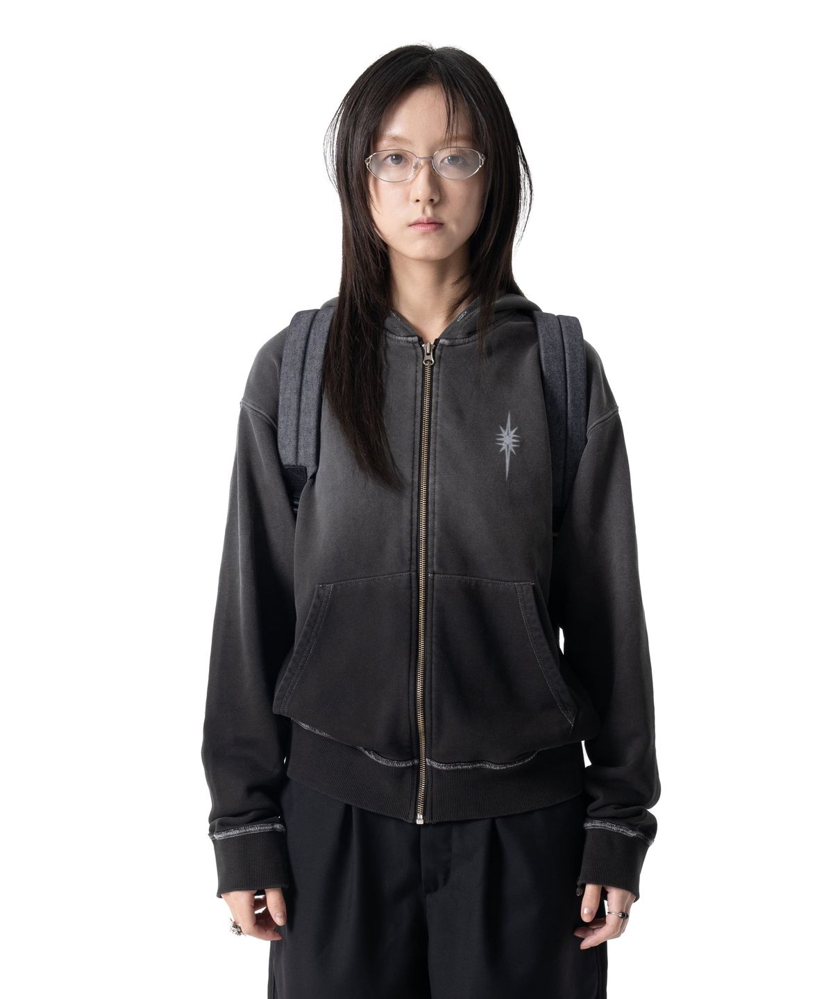 이우가마카라스(IUGAMAKARAS) Pigment Dyed Zip-Up Hoodie (Charcoal)