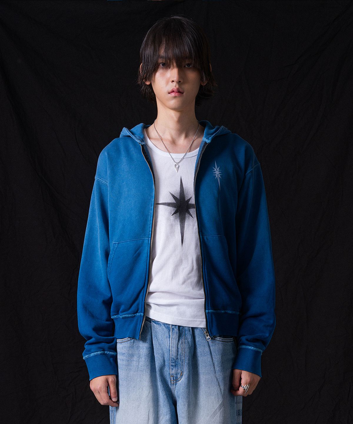 이우가마카라스(IUGAMAKARAS) Pigment Dyed Zip-Up Hoodie (Blue)