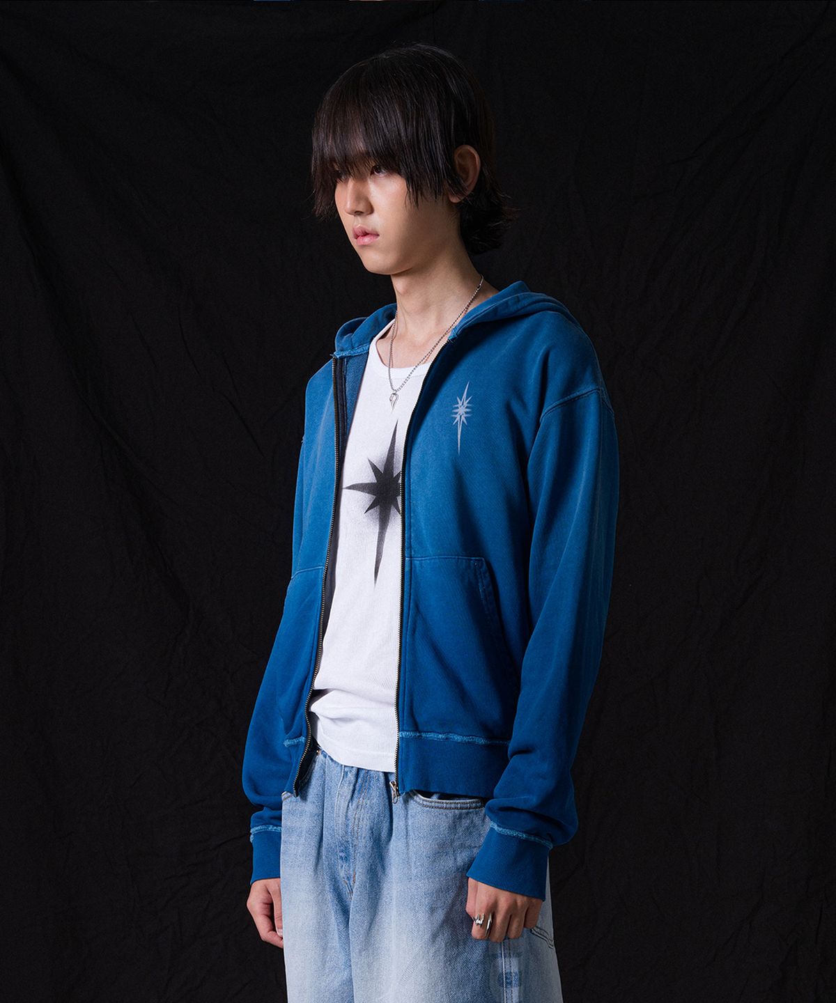 이우가마카라스(IUGAMAKARAS) Pigment Dyed Zip-Up Hoodie (Blue)