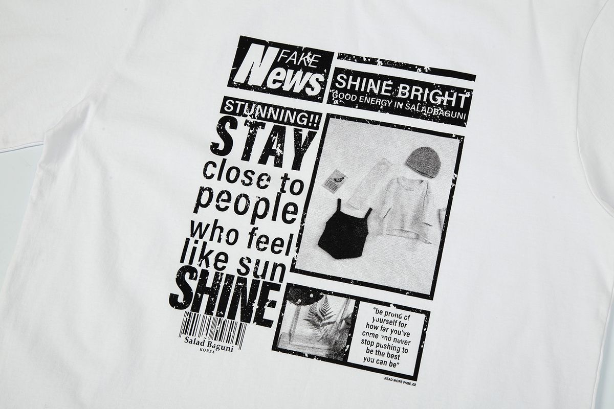 샐러드바구니(SALAD BAGUNI) Newsletter Printed Short-Sleeved T-Shirt_white