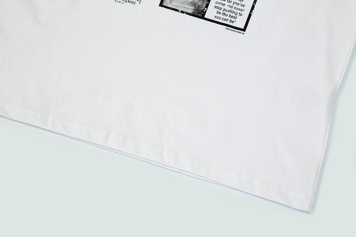 샐러드바구니(SALAD BAGUNI) Newsletter Printed Short-Sleeved T-Shirt_white