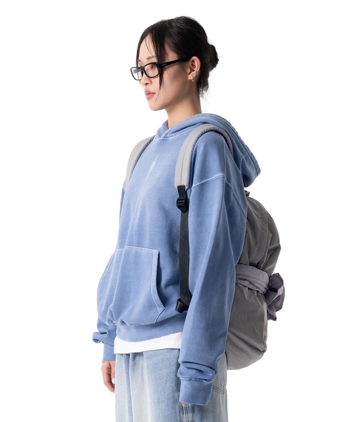 이우가마카라스(IUGAMAKARAS) Pigment Dyed Hoodie (Sky Blue)