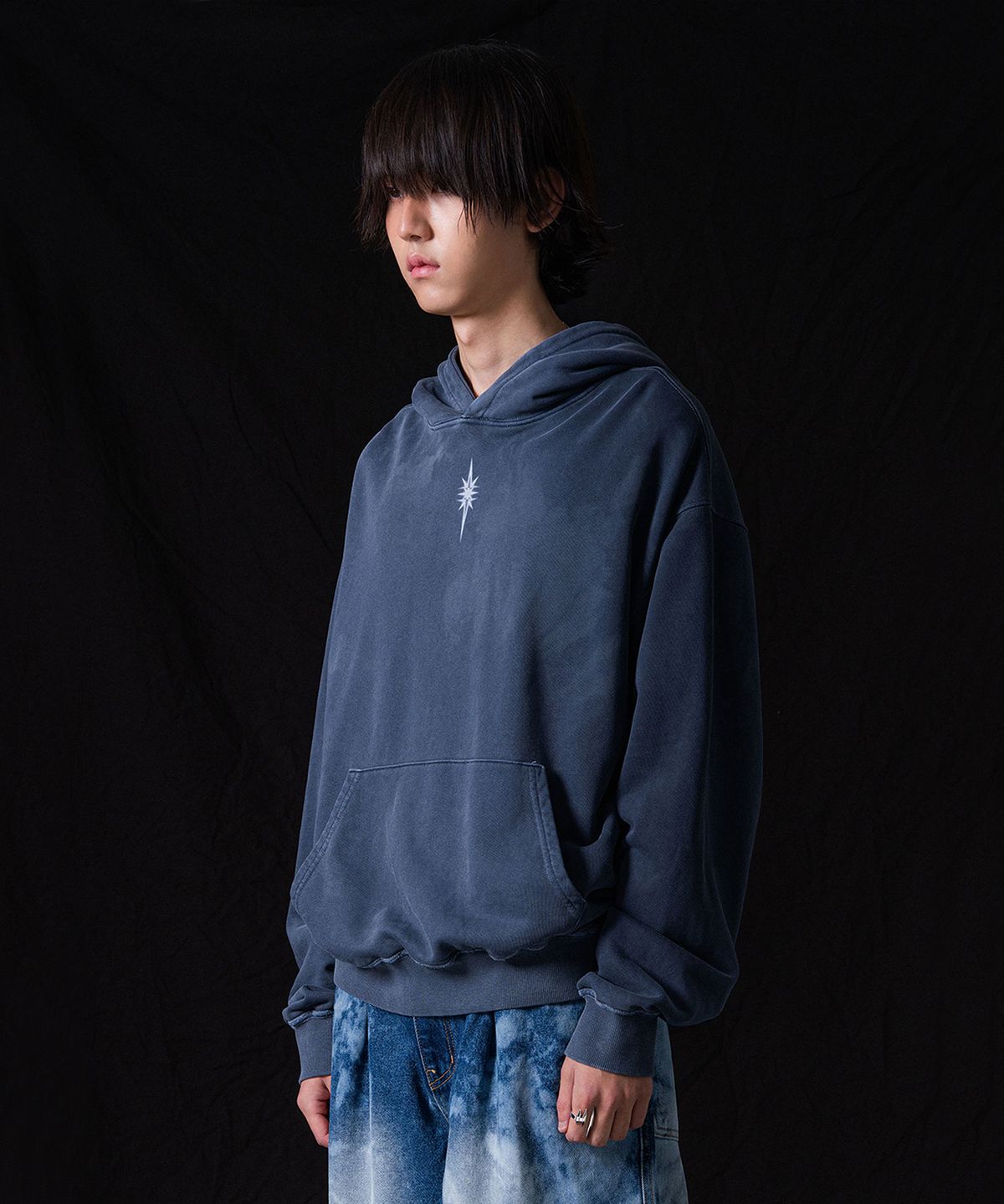 이우가마카라스(IUGAMAKARAS) Pigment Dyed Hoodie (Dusty Blue)