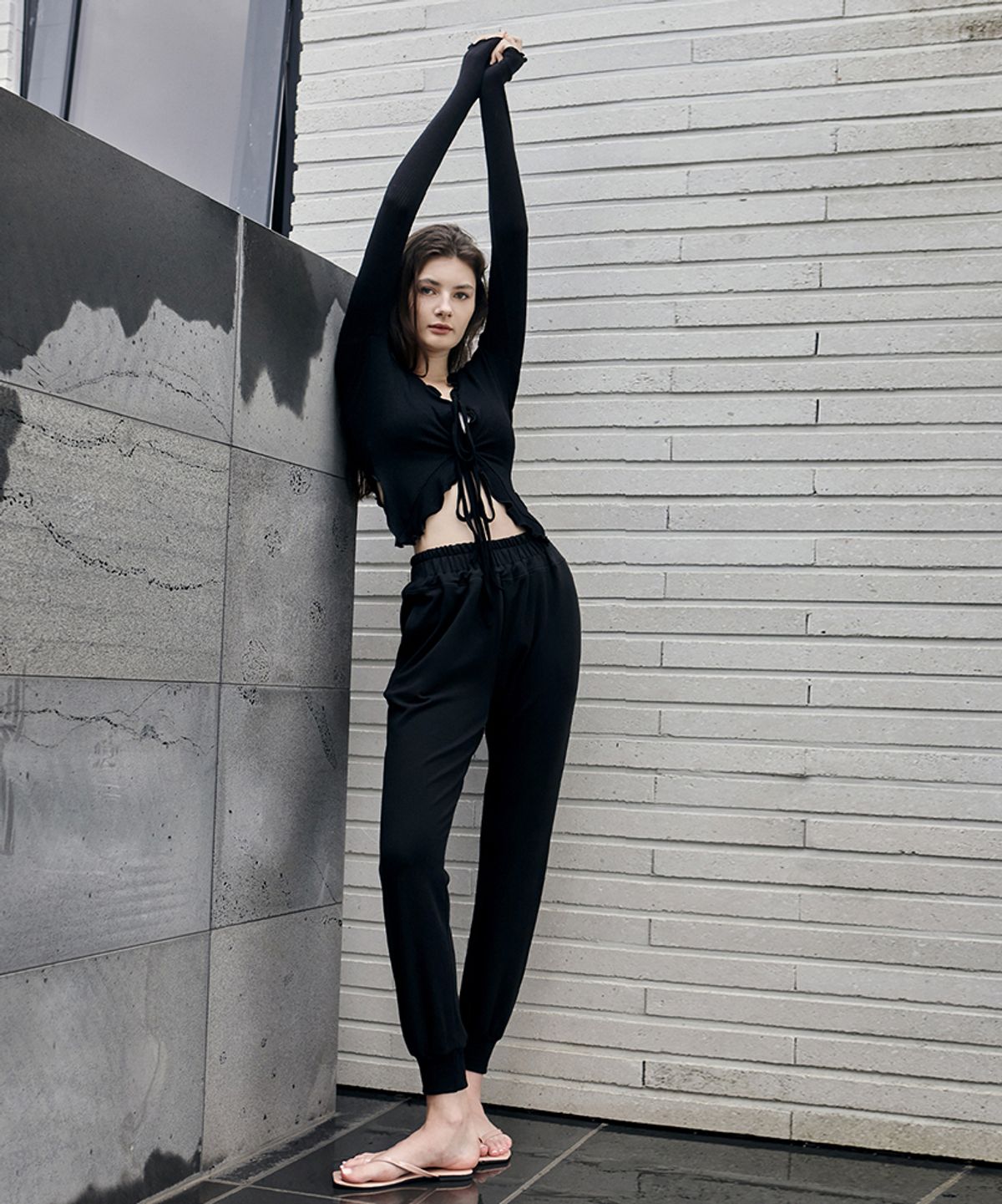 데비웨어(DEVIWEAR) 여성 요가복 DEVI-O0013-블랙 필라테스 라일리 러플 리본 가디건