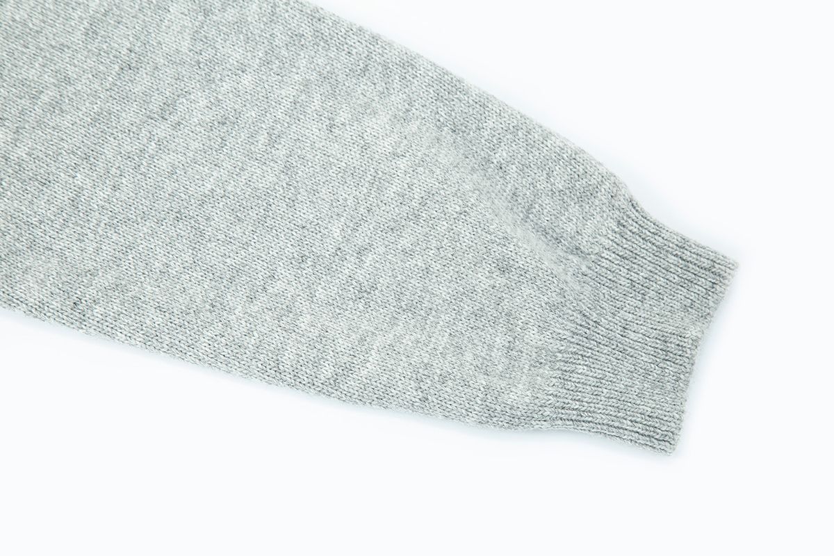 샐러드바구니(SALAD BAGUNI) Lettering Semi-Over Pullover_gray