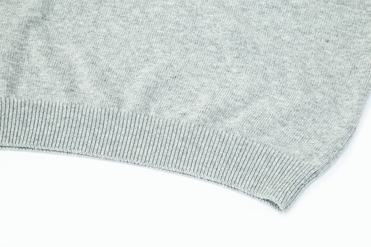 샐러드바구니(SALAD BAGUNI) Lettering Semi-Over Pullover_gray