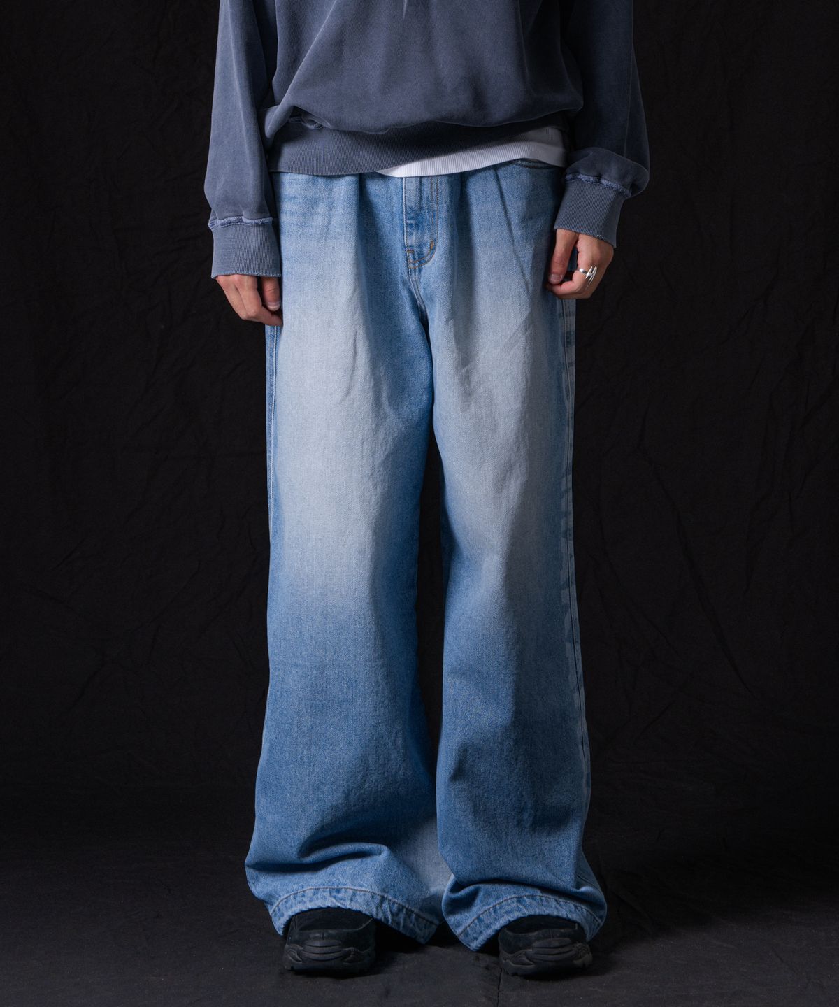 이우가마카라스(IUGAMAKARAS) Laser Washed Denim Pants (Sky Blue)