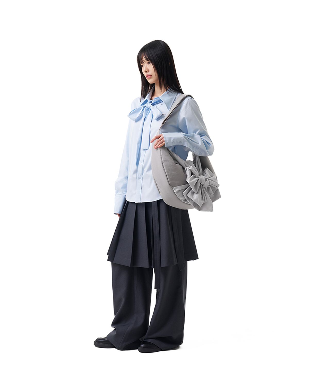 이우가마카라스(IUGAMAKARAS) Knotted Shoulder Bag (Nylon-Silver)
