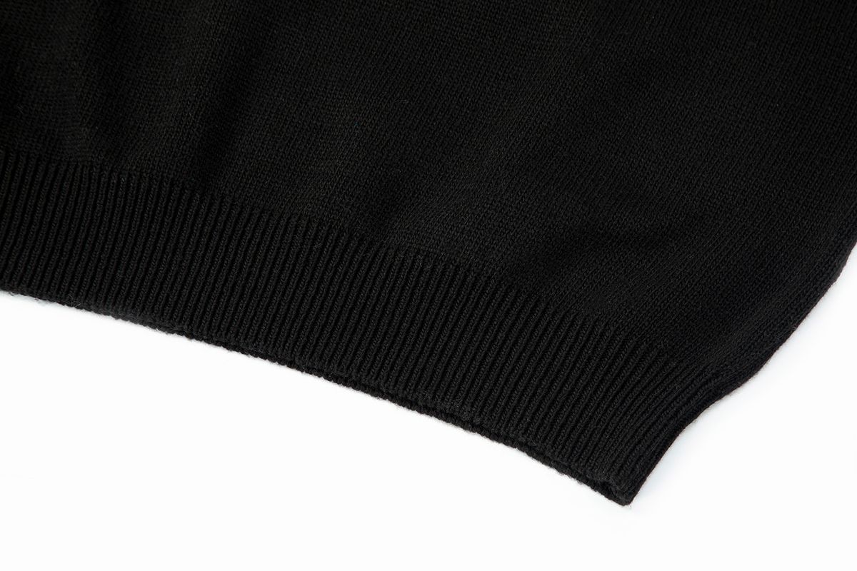 샐러드바구니(SALAD BAGUNI) Lettering Semi-Over Pullover_black