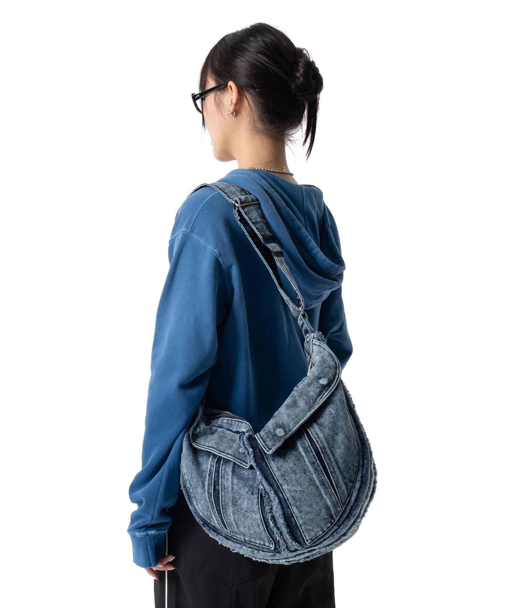 MUSINSA | IUGAMAKARAS Washed Denim Shoulder Bag (Blue)