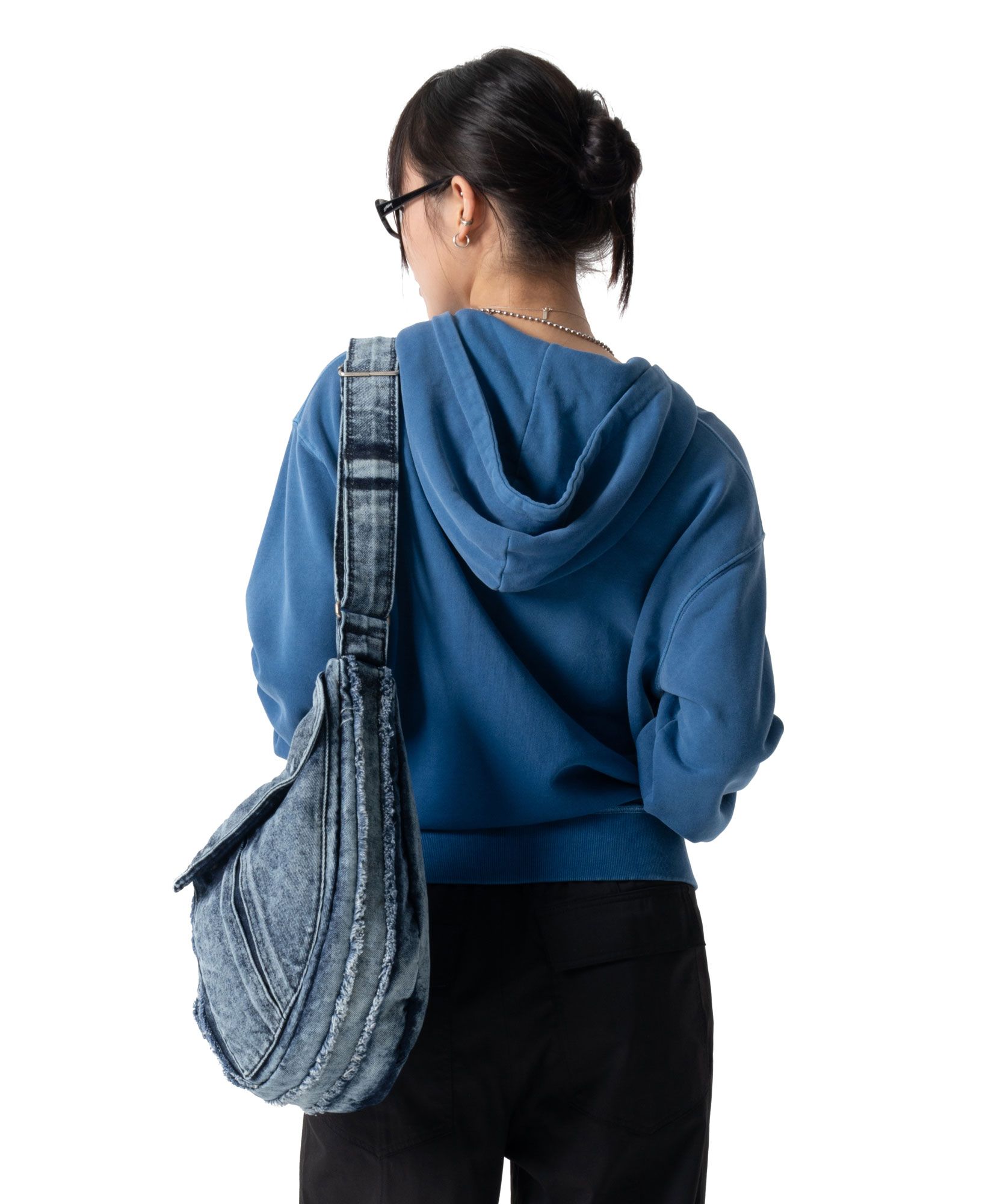 [IUGAMAKARAS]★Washed Denim Shoulder Bag Washed Denim Shoulder Bag (Blue) - IUGAMAKARAS | 60% - Asian