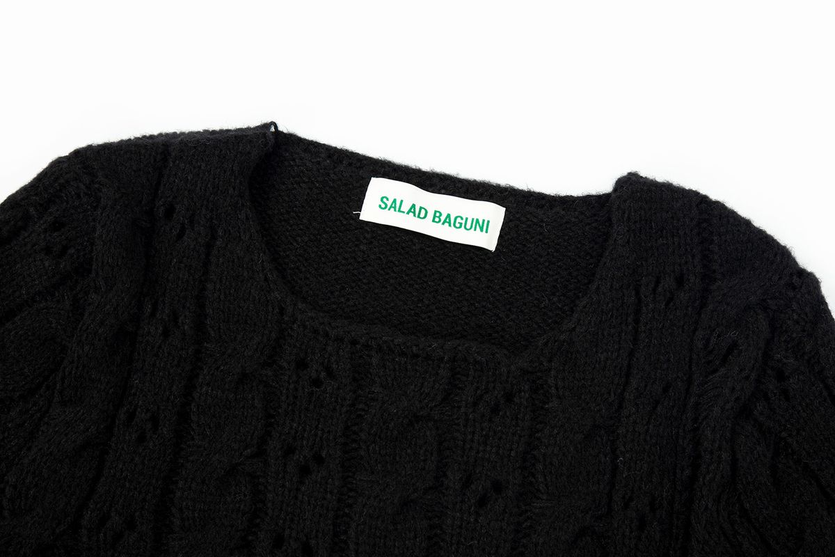 샐러드바구니(SALAD BAGUNI) Damaged Cable Cropped Pullover_black