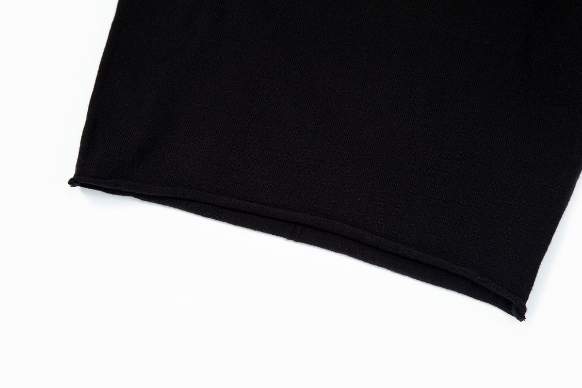 샐러드바구니(SALAD BAGUNI) Compact Off-Shoulder Pullover_black