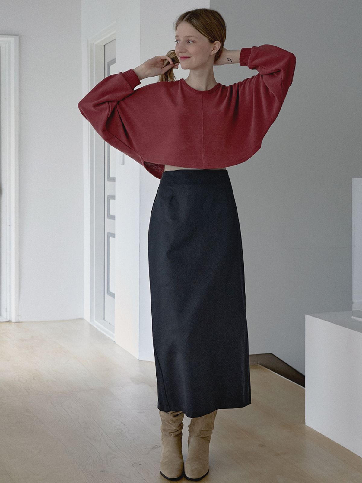 아방(AVANT-G) Back Slit Crop knit T-shirt - BRICK