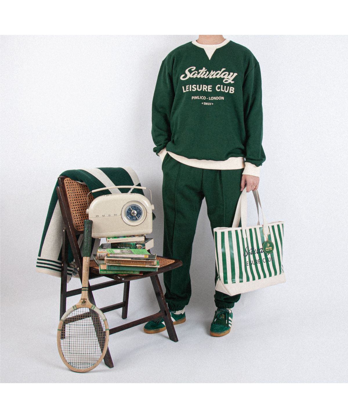 세러데이 레저 클럽(SATURDAY LEISURE CLUB) Saturday Leisure Club Logo Leisure Sweatshirt(Unisex) - Green & Ivory