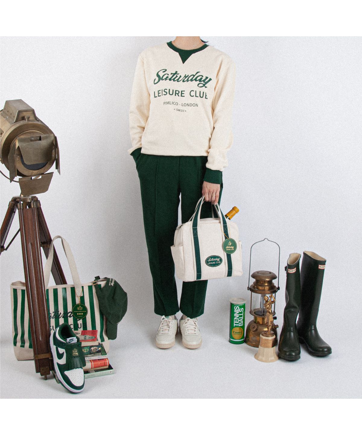 세러데이 레저 클럽(SATURDAY LEISURE CLUB) Saturday Leisure Club Logo Leisure Sweatshirt(Unisex) - Ivory & Green