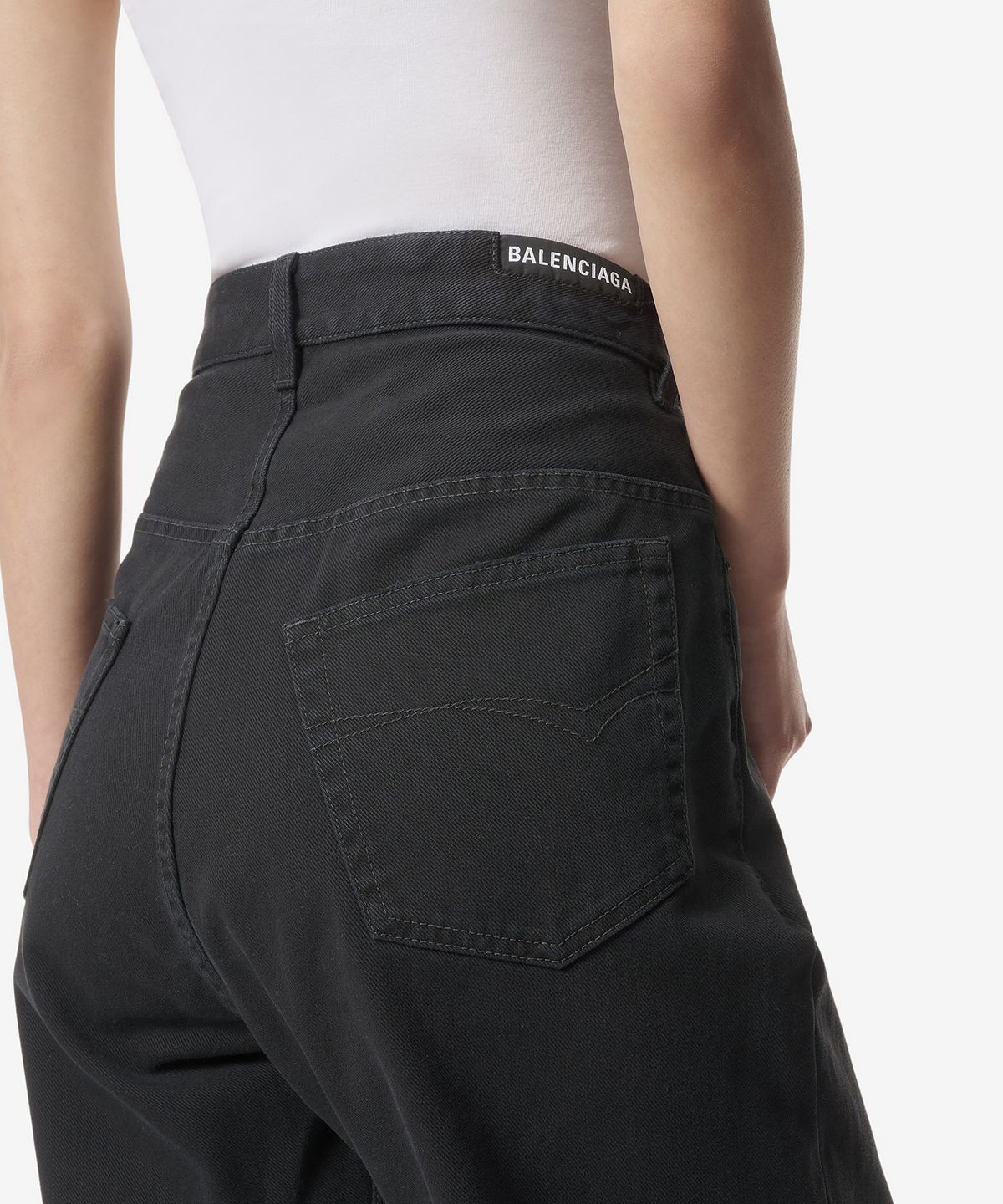 발렌시아가(BALENCIAGA) 미디움 핏 팬츠 - 블랙 / 751110TNW111700