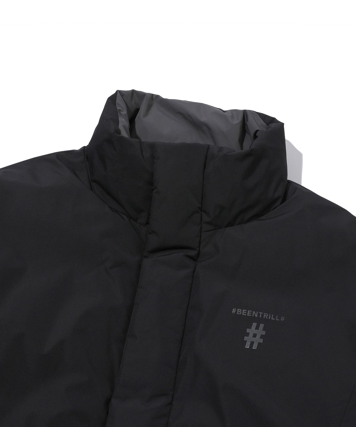 빈트릴(BEENTRILL) 배색 리버시블 컴포트핏 다운패딩(블랙)