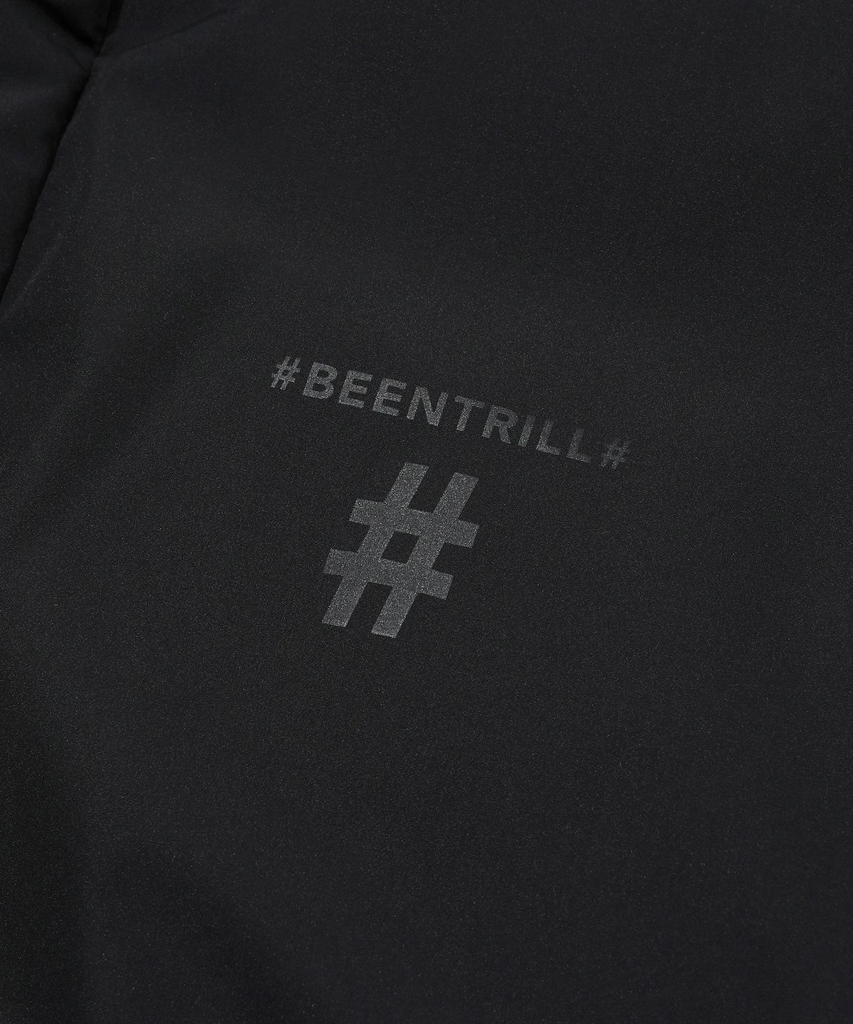 빈트릴(BEENTRILL) 배색 리버시블 컴포트핏 다운패딩(블랙)