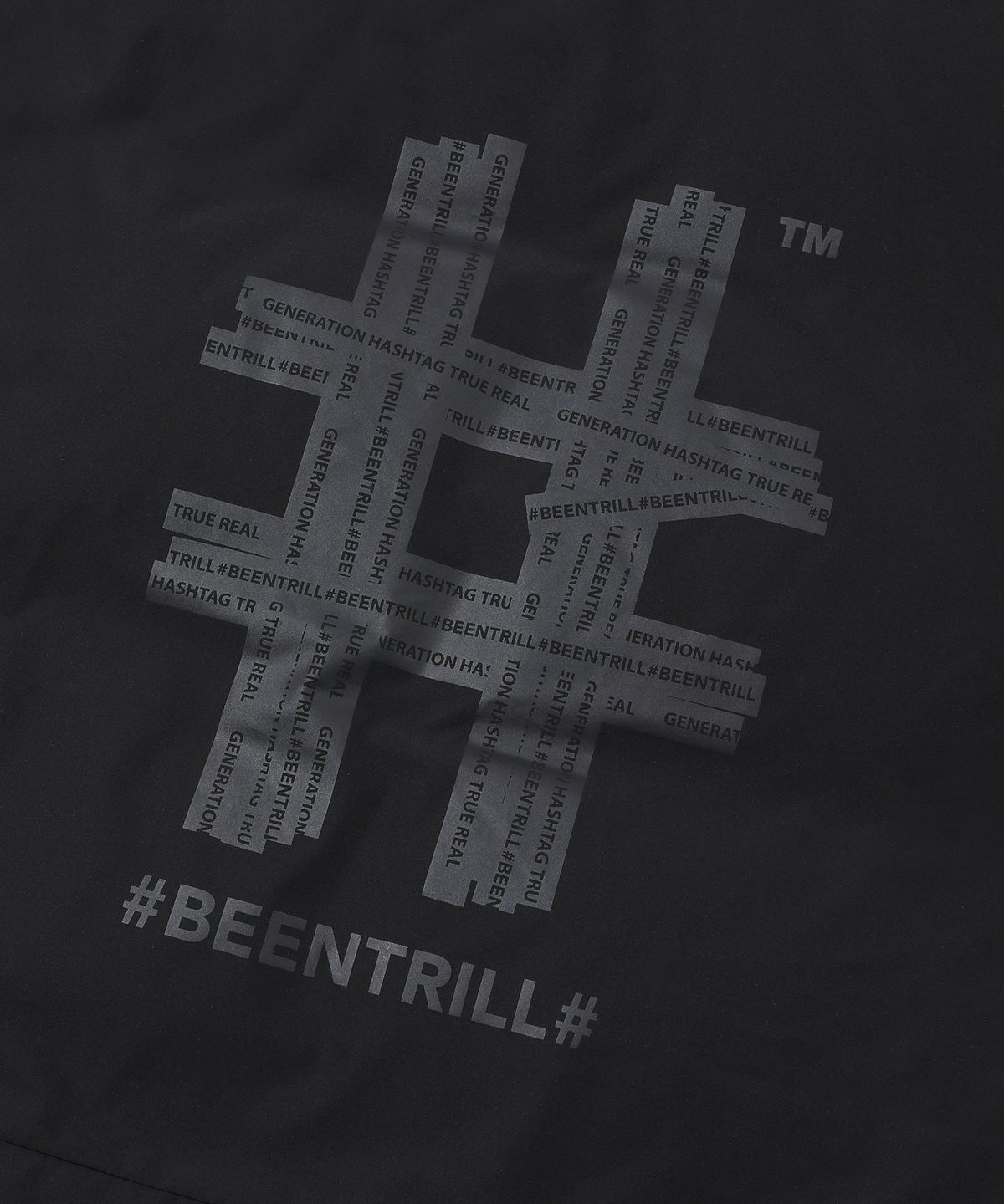 빈트릴(BEENTRILL) 배색 리버시블 컴포트핏 다운패딩(블랙)
