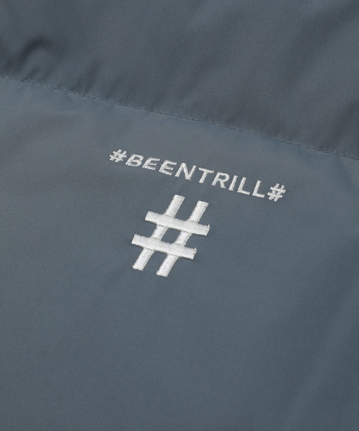 빈트릴(BEENTRILL) 배색 리버시블 컴포트핏 다운패딩(라이트 그레이)