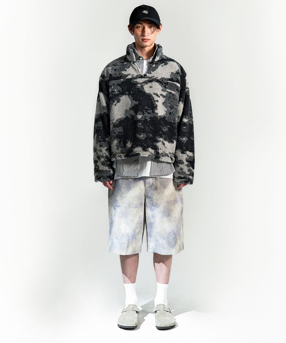 선데이후르츠마켓(SUNDAY FRUIT MARKET) COSMIC CENTER SHORT BEIGE