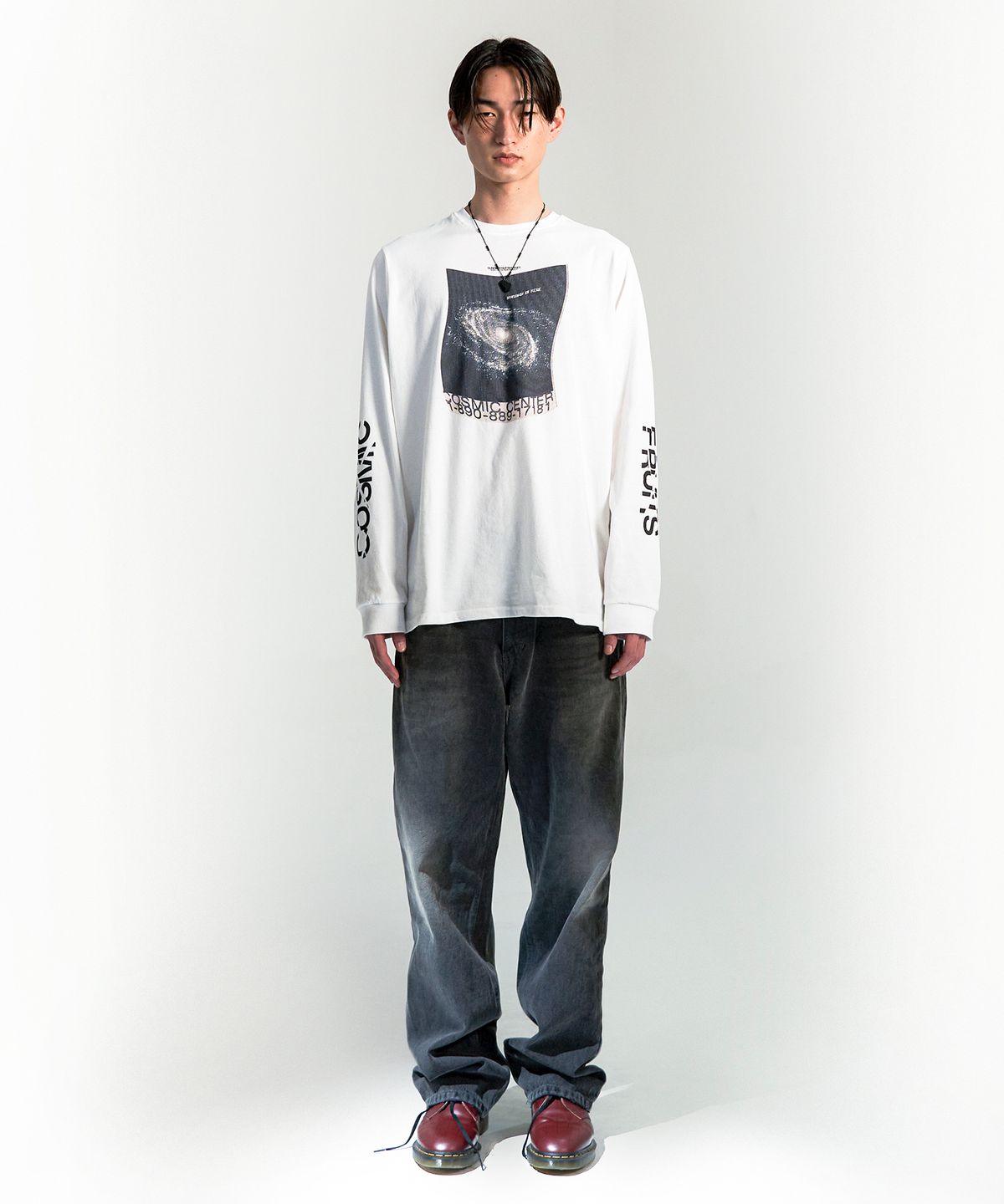선데이후르츠마켓(SUNDAY FRUIT MARKET) COSMIC CENTER LS TEE IVORY